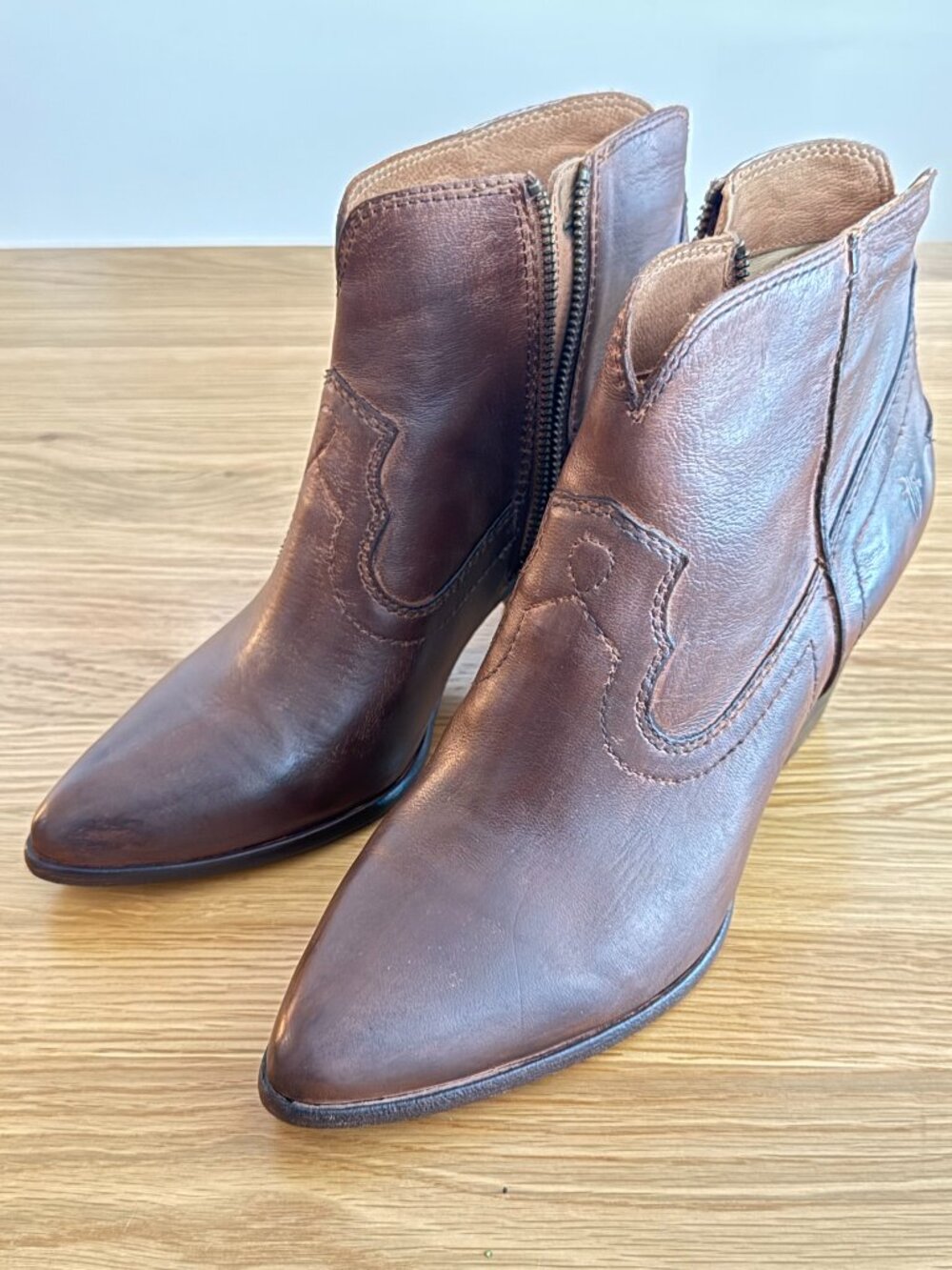 Women's Frye Brown Leather Short Seam Renee Booties